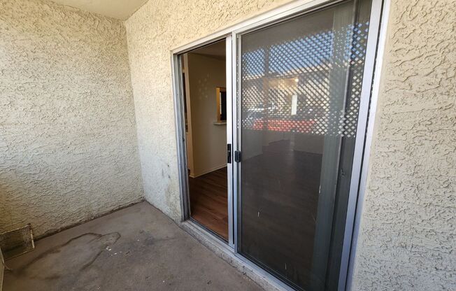 2 beds, 2 baths, 918 sqft, $1,175, Unit Unit B