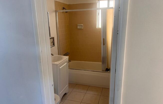 4928 E. 60th Pl Maywood, CA 90270