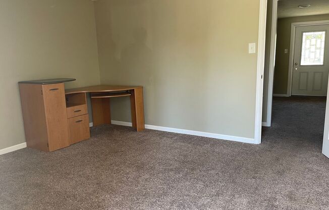 2 beds, 1 bath, $1,050