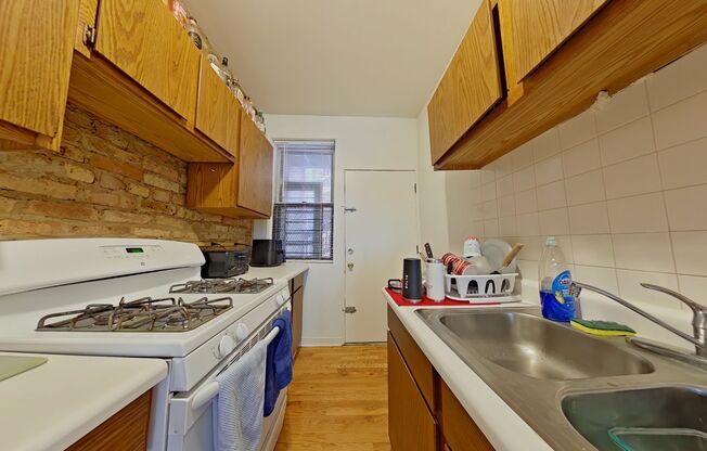 2 beds, 1 bath, 850 sqft, $2,800, Unit 1315 1A