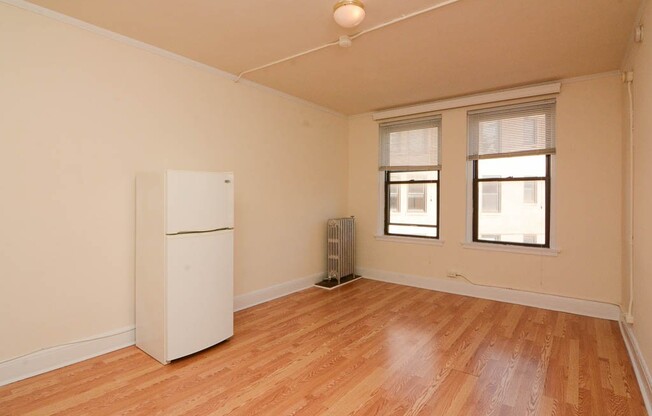 3335 Diversey