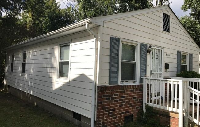 3 bedroom house on quiet dead end! All electric, Cental Ac, hardwoods and Laundry provided!