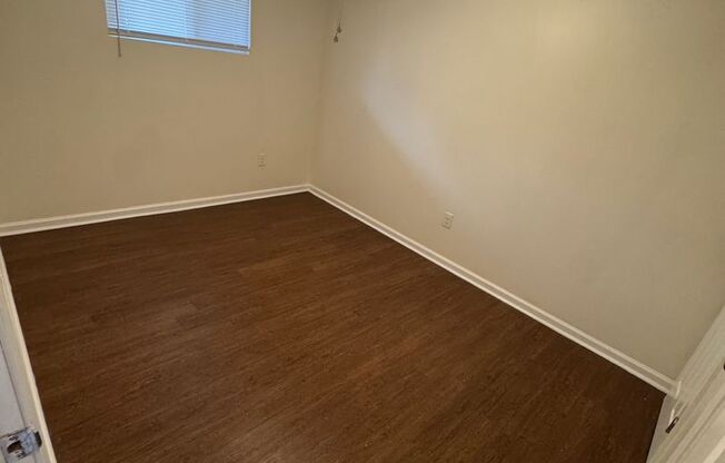 1 bed, 1 bath, 570 sqft, $895, Unit 2011-35