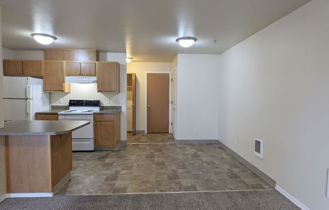 3 beds, 2 baths, 1,180 sqft, $1,625, Unit C103