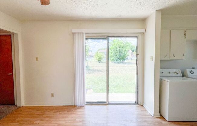 3 beds, 1 bath, $1,095