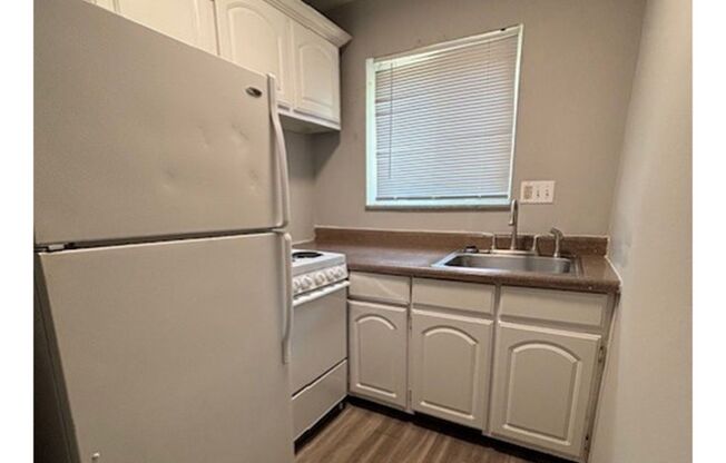 1 bed, 1 bath, 560 sqft, $845, Unit 720-15