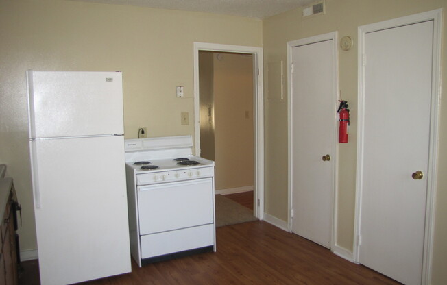 2 beds, 1 bath, 750 sqft, $1,215