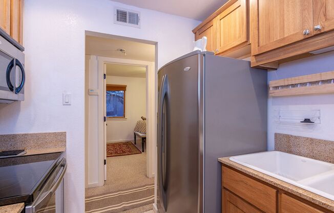 1 bed, 1 bath, $1,700, Unit UNIT 61