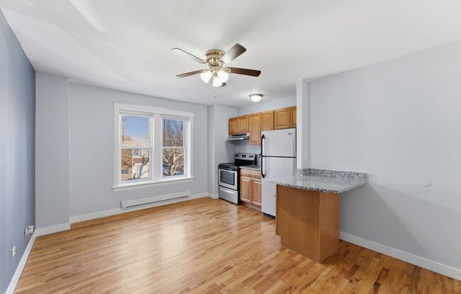 7450-7456 N Greenview Ave