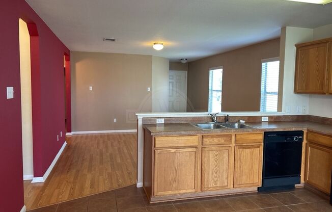 3 beds, 2 baths, $1,595