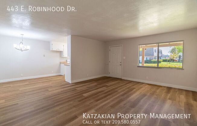 443 E ROBINHOOD DR