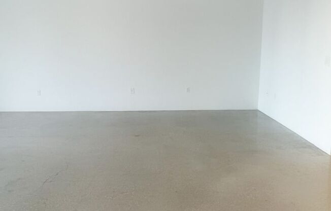 Studio, 1 bath, 962 sqft, $3,150, Unit Unit 605