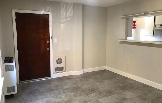 North side, quiet and spacious one bedroom is walking distance to the north side of the UC Berkeley Campus.