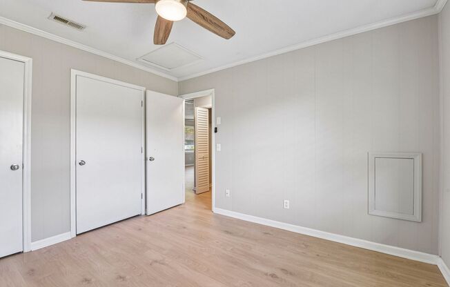 2 beds, 1 bath, 725 sqft, $1,250, Unit 90-3