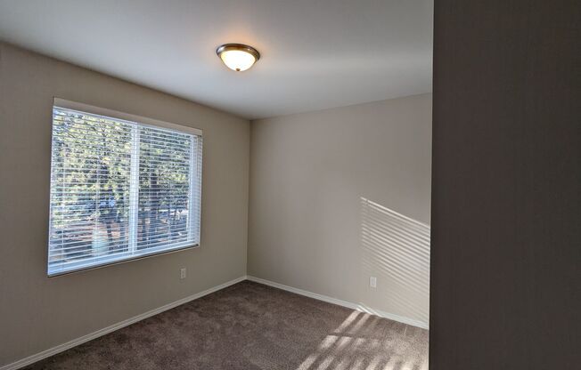 2 beds, 1 bath, $1,995, Unit Unit 1