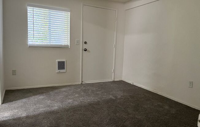 2 beds, 1 bath, $2,995, Unit 644