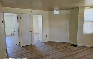 2 beds, 1 bath, $1,300, Unit Unit 1