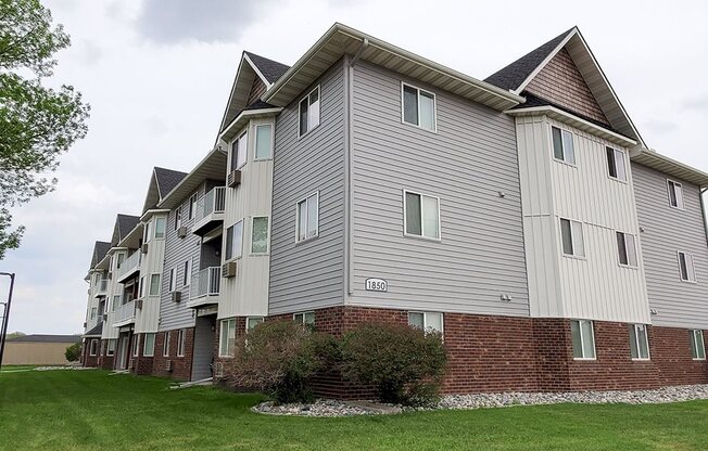 Bayview Apartments | Fargo, ND