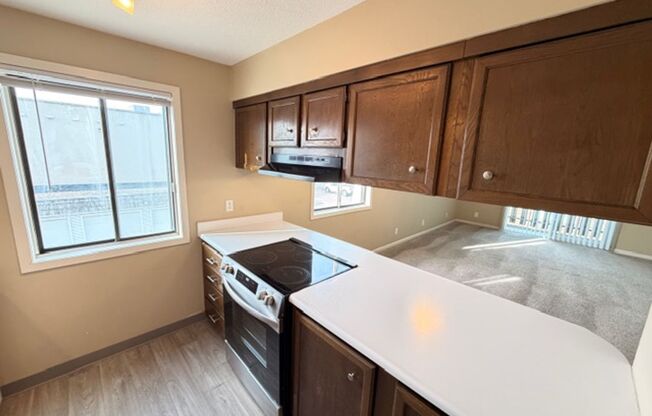 1 bed, 1 bath, 650 sqft, $870, Unit 1505-13