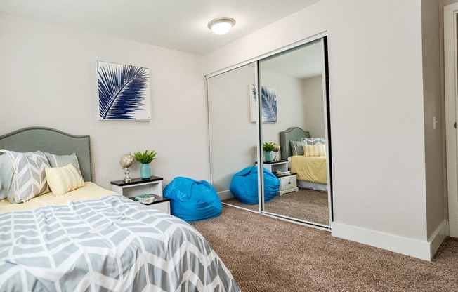 Kent Apartments - Vibe Apartments - Second Bedroom 2