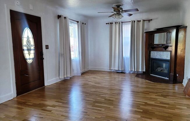 Charming 4 Bedroom Home in Convenient Bremerton Location!