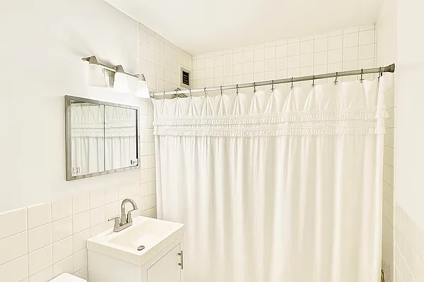 61 Lexington Ave 1F