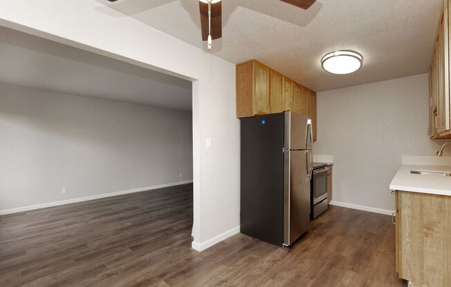 2 beds, 1 bath, 800 sqft, $2,295, Unit 14