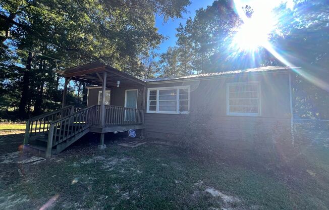 Cozy Home on 1.22 acres in Beauregard