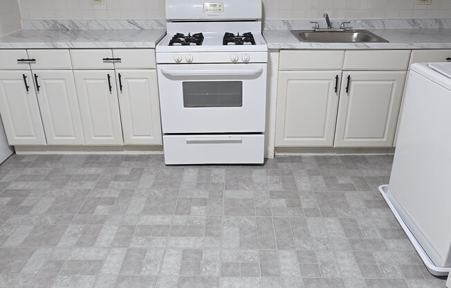 2243 W FAYETTE ST