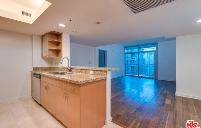 1 bed, 1 bath, 811 sqft, $4,390, Unit 1026