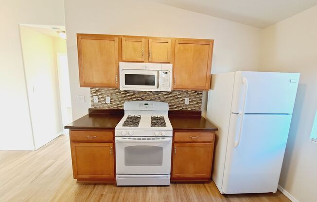 3 beds, 2 baths, $1,825