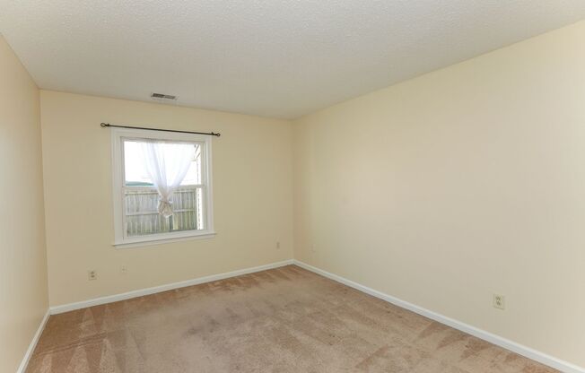 2 beds, 1 bath, $1,595