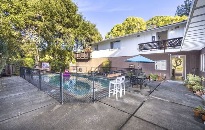 2 beds, 1 bath, 800 sqft, $3,500, Unit 500 Palo Alto Ave #A