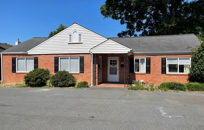 Adorable Duplex in Myers Park!
