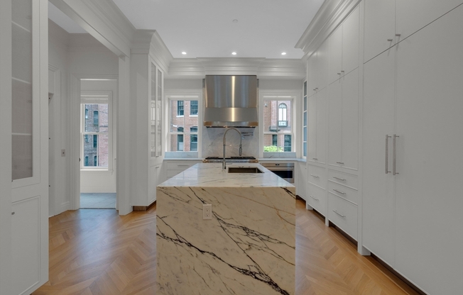 352 MARLBOROUGH ST