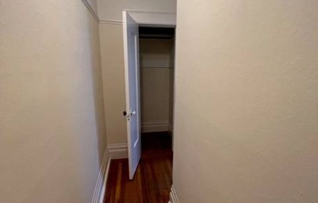 Studio, 1 bath, 340 sqft, $2,095