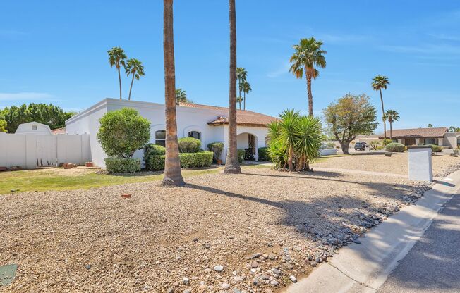 Large 4 Bed 2.5 bath Home w Pool!! - Cross Streets: 56th St and Cactus