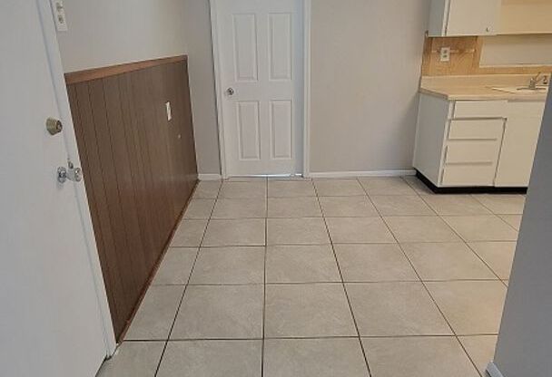 Updated - 3 Bed/2 Bath House with Garage