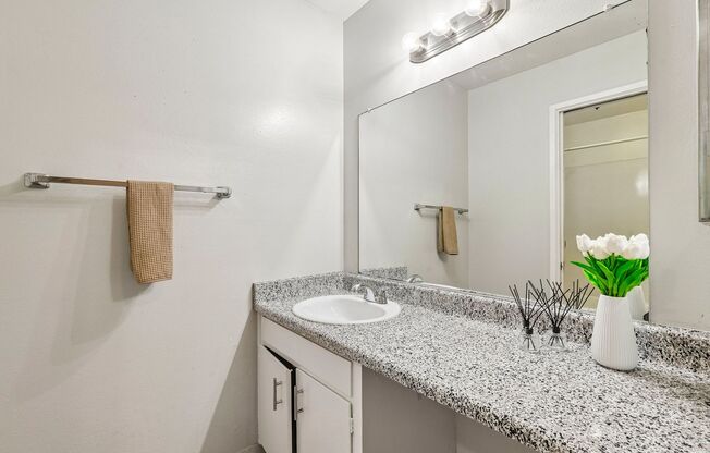 2 beds, 1 bath, 916 sqft, $1,495, Unit 15