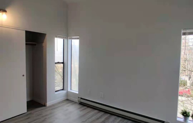 1139 17 AVE