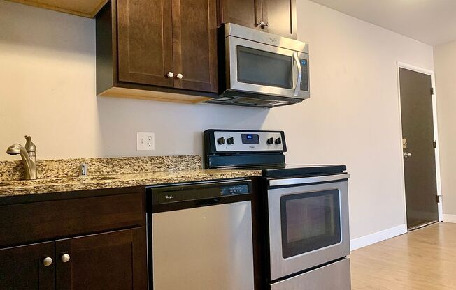 1 bed, 1 bath, $1,050, Unit 215