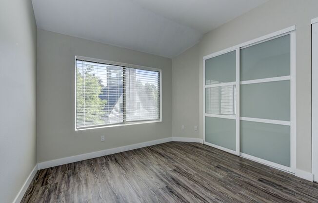 2 Bedroom Condo in Great Location with Pool and Underground Parking!!