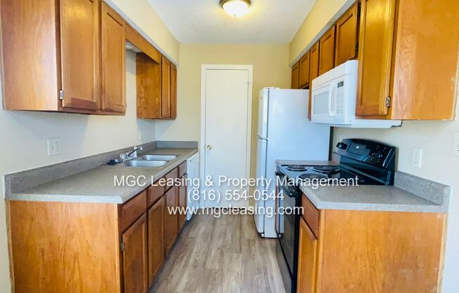 2 beds, 1 bath, $950, Unit 1560-A E 125th St