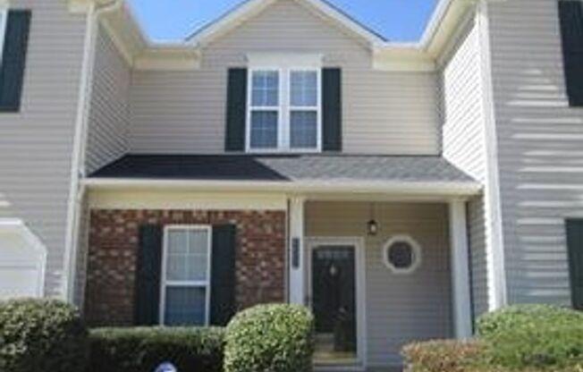 Move In Ready Townhome located in the Towne Meadows Community!