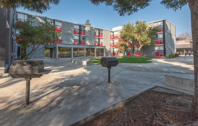 2 beds, 2 baths, 750 sqft, $2,295, Unit 358
