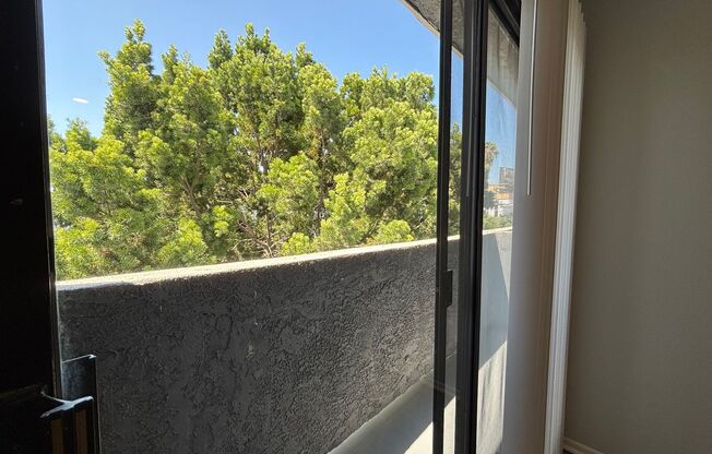 1 bed, 1 bath, 695 sqft, $1,598, Unit 301