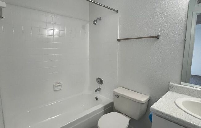 1 bed, 1 bath, 660 sqft, $900, Unit 18-502