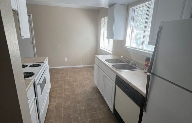 1 bed, 1 bath, 550 sqft, $875