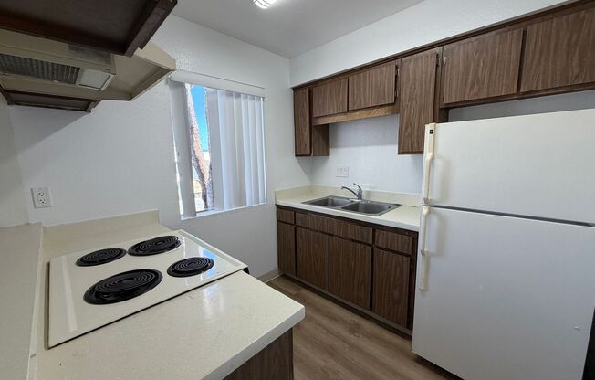 Studio, 1 bath, 408 sqft, $1,900, Unit 122