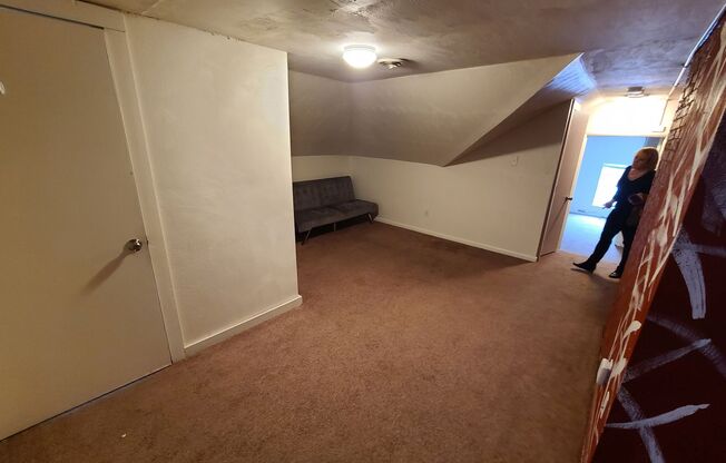 3 beds, 1 bath, $1,200, Unit #2